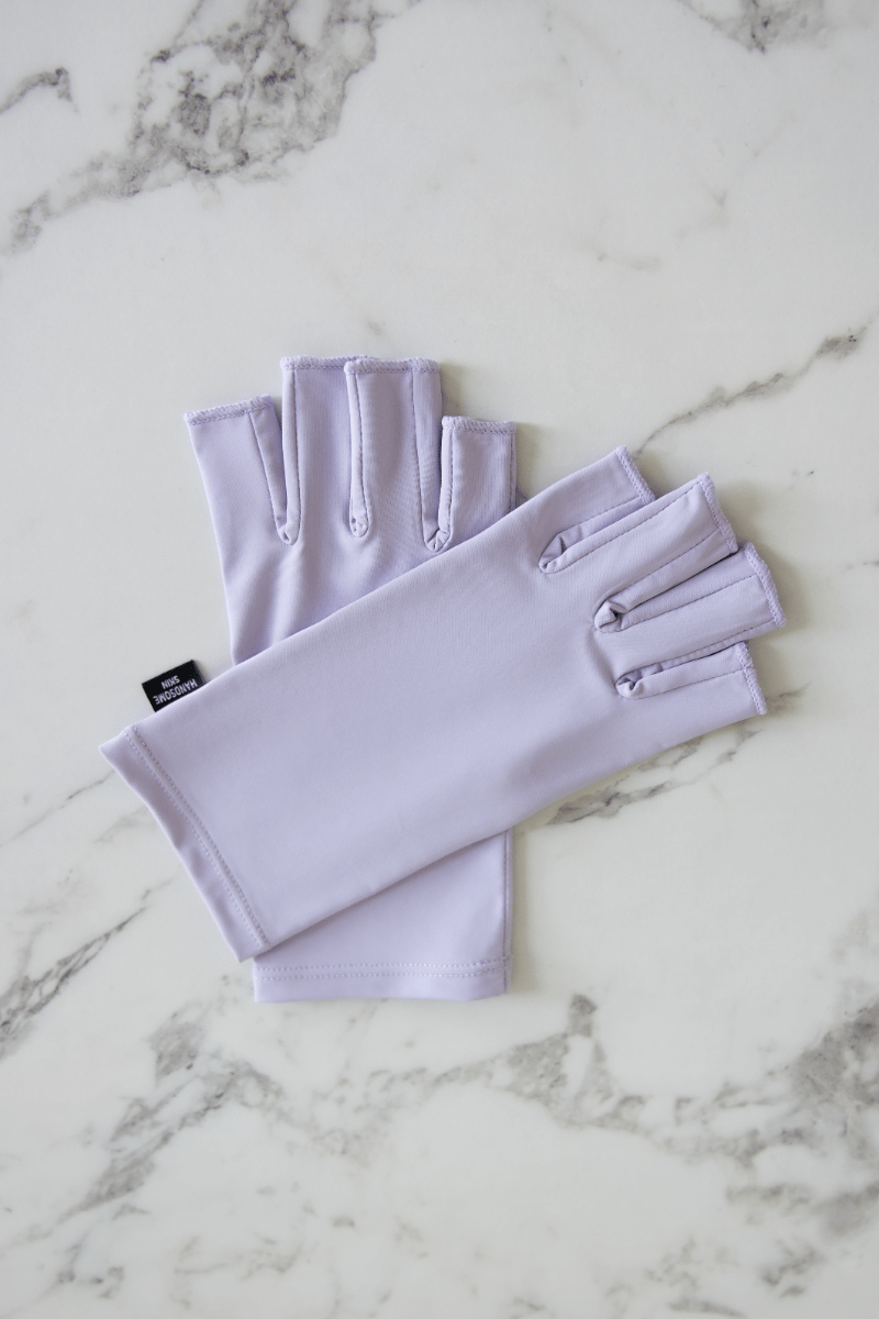 MY MINERAL KUNZITE licht paarse UPF 50+ handschoenen met verfijnde pasvorm en open vingertoppen