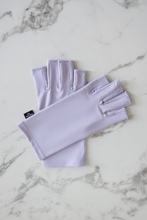 MY MINERAL KUNZITE licht paarse UPF 50+ handschoenen met verfijnde pasvorm en open vingertoppen